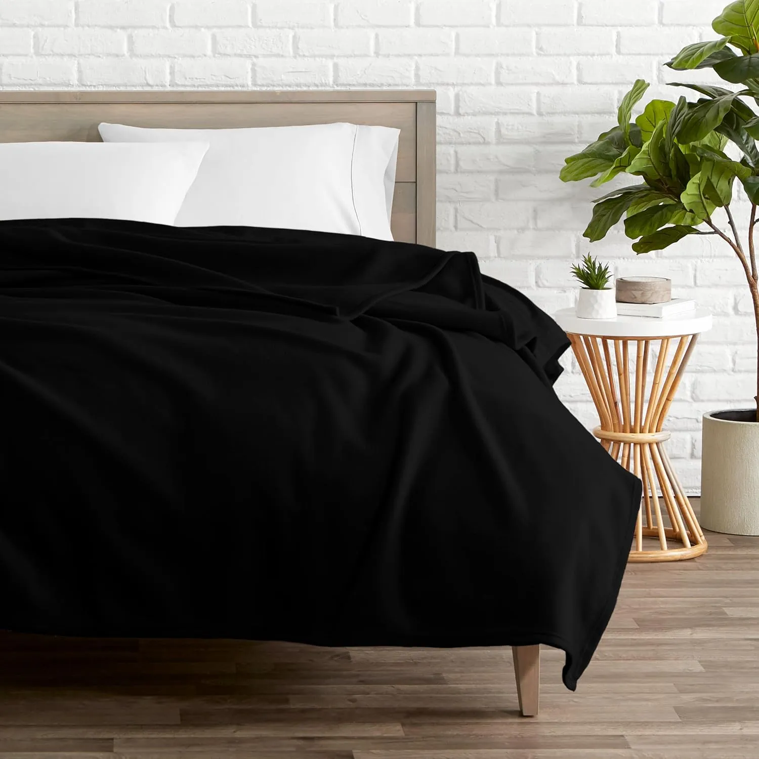 Bare Home Polar Fleece Blanket - Full/Queen - Black - Warm & Cozy - Premium Fleece - Throw for Bed, Sofa, Camping, Travel and Cold Nights - Lightweight Blanket (Full/Queen, Black)