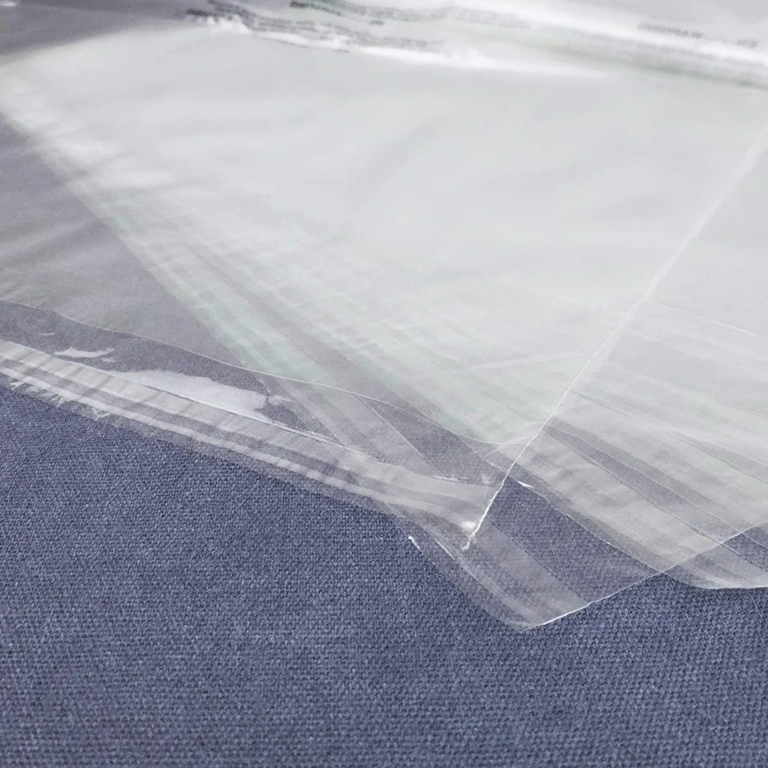 Becko US 18’’ X 24’’ (100 Count) Self Seal Clear Poly Plastic Bags with Suffocation Warning for Shipping, Packaging Clothes, Backpacks, Bedding, Dustproof & Permanent Adhesive