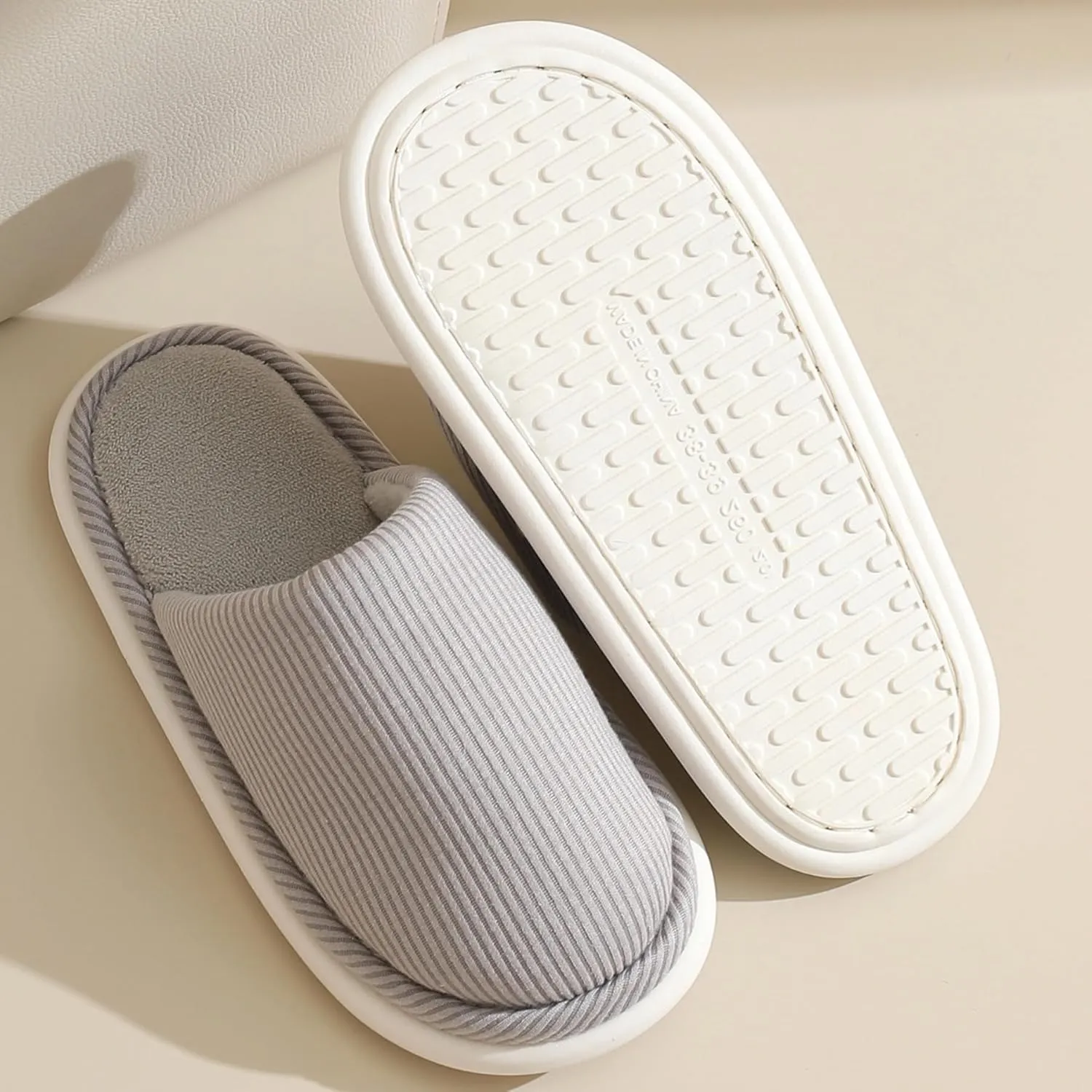 Couple House Slippers Home Cotton Slippers for Women Men Soft Comfy Memory Foam Slip On Slippers Lightweight Travel Slippers Cozy Non-Slip Indoor House Bedroom Shoes