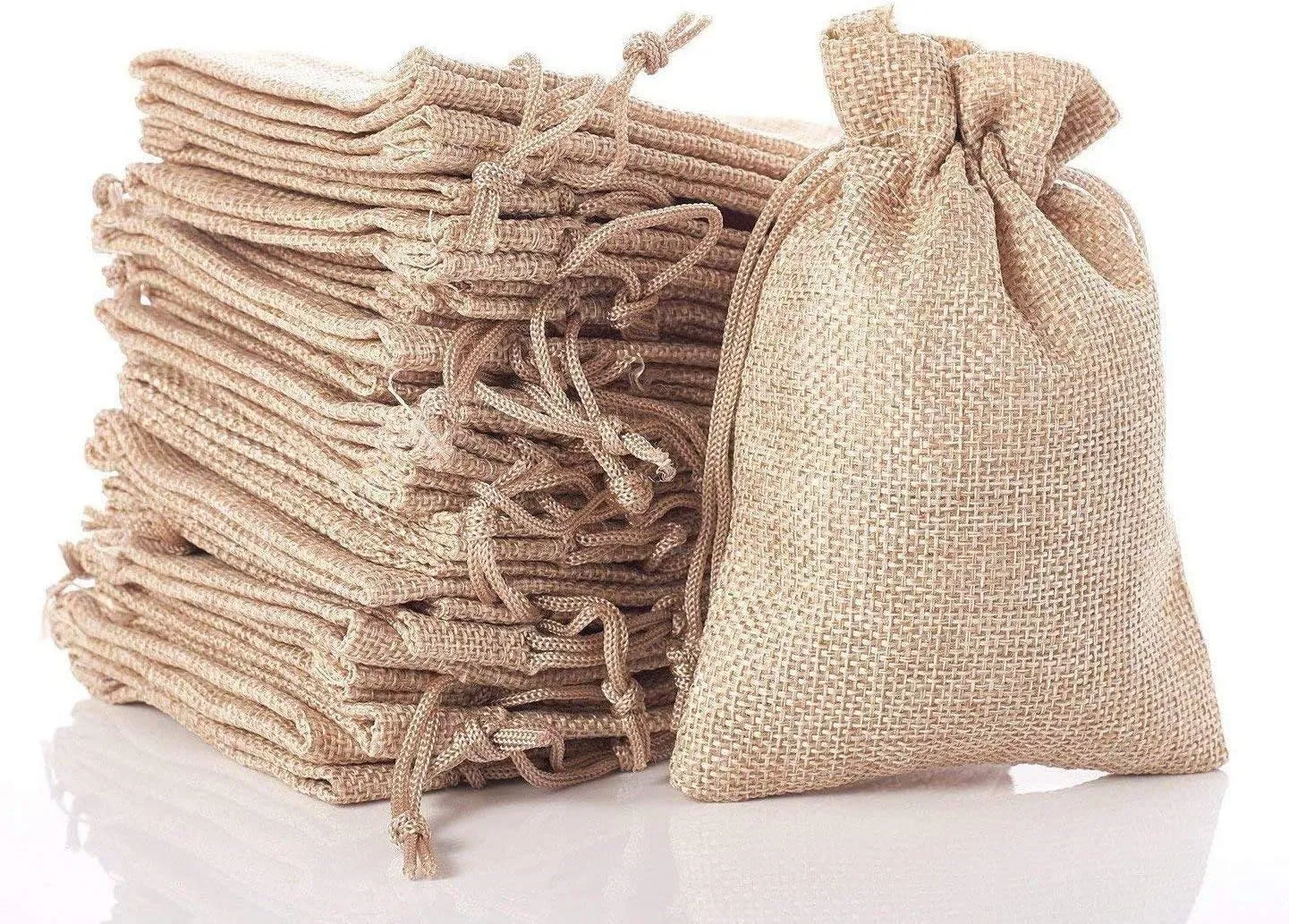 handrong 100pcs Burlap Gift Bag Burlap Bags with Drawstring Jewelry Pouch Jute Hessian Sack Packing Storage Linen bags for Wedding Party Birthday Holiday Treat DIY Art Craft Christmas Favor