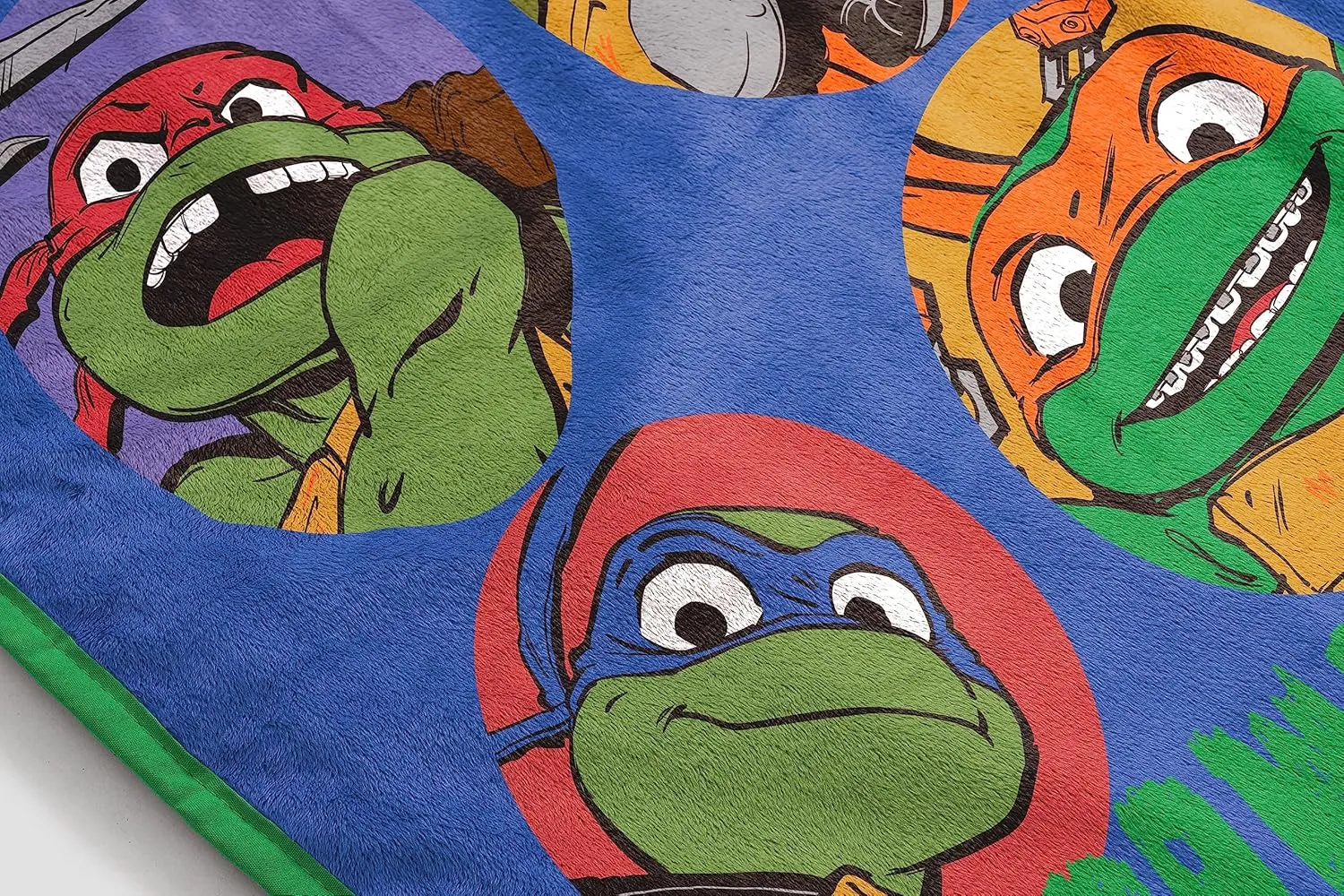 Jay Franco Nickelodeon Teenage Mutant Ninja Turtles Kid's Throw Blanket - Plush 46" x 60" for Boys & Girls, Soft Fleece, Fade Resistant, Warm for Toddlers