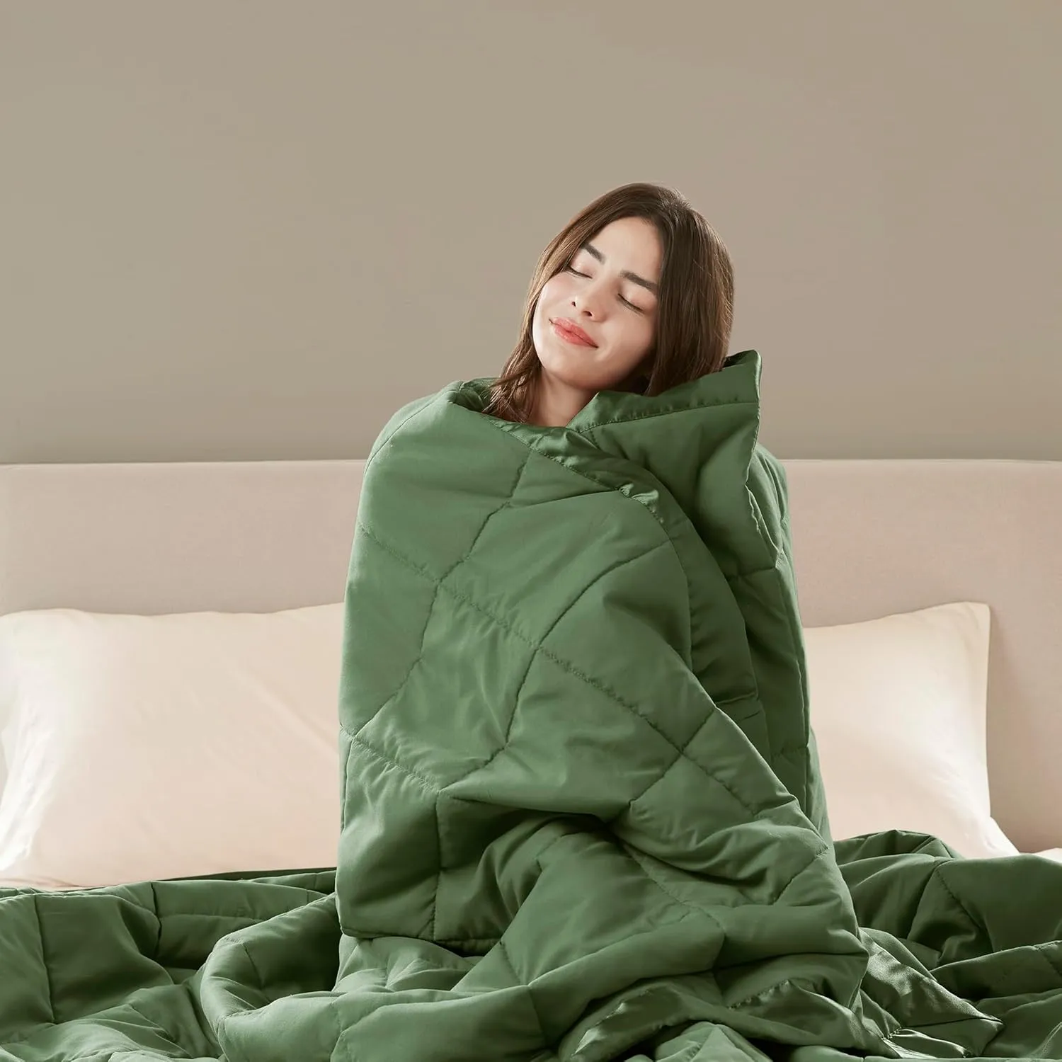 Madison Park Queen Blanket Quilted Microfiber, Satin Binding, 3M Scotchgard Moisture Wicking, Soft and Lightweight Summer Blanket for Couch, Windom, Full/Queen, Green