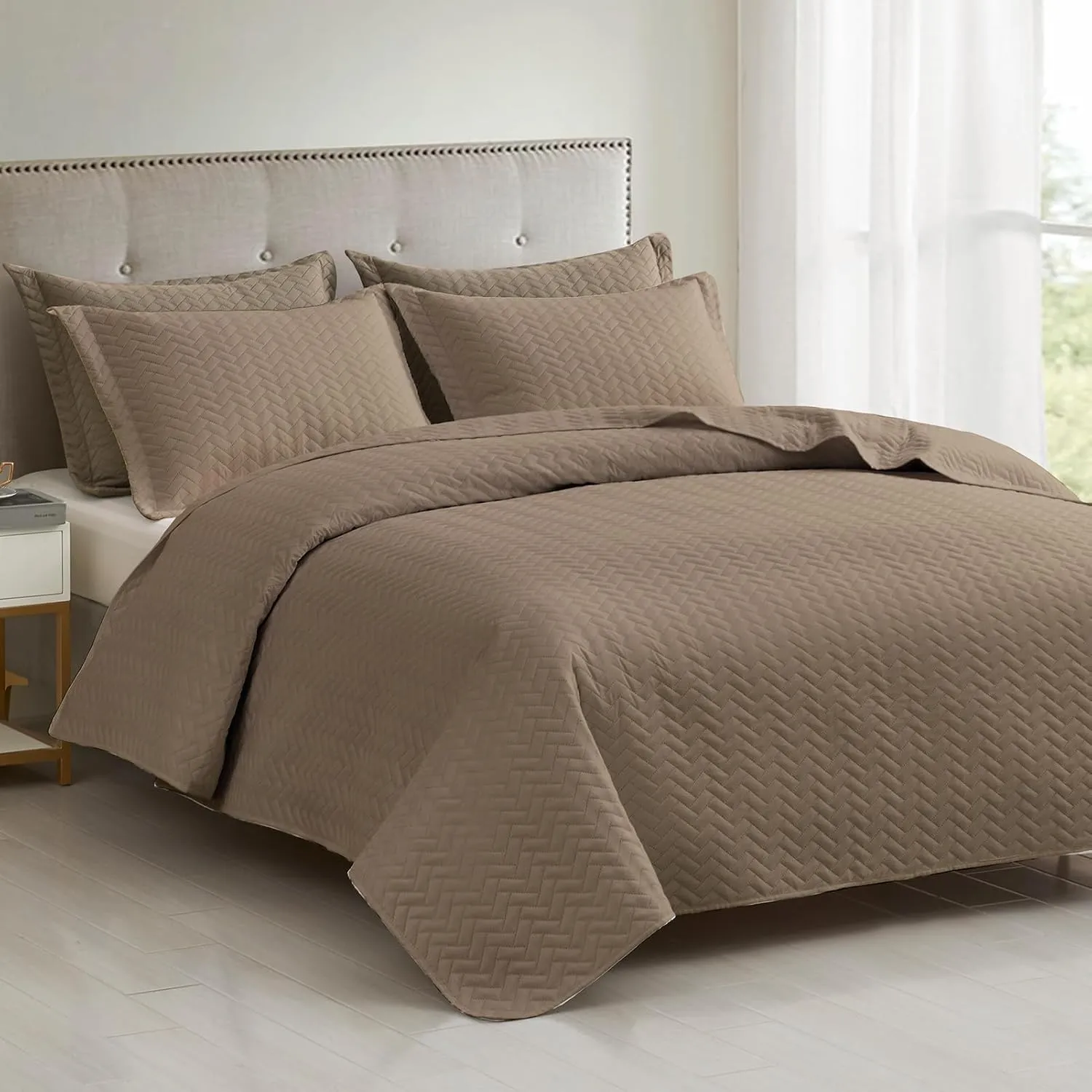 Maple&Stone Quilt Set King Size, Brown Lightweight Bedspread Ultrasonic Chevron Pattern Light Coverlet for All Season Comforter Bedding Decor - 3 Piece King Bed Cover Sets
