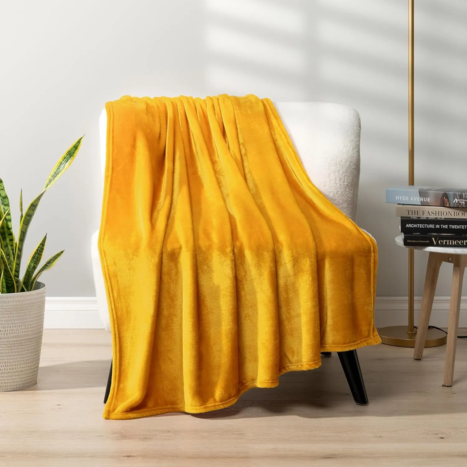 PAVILIA Mustard Yellow Fleece Throw Blanket for Couch Twin Size, Gold Super Soft Fuzzy Flannel Throw for Sofa, Luxury Plush Microfiber Blanket Twin Bed, Home Decorative Velvet Gift Blanket, 60x80