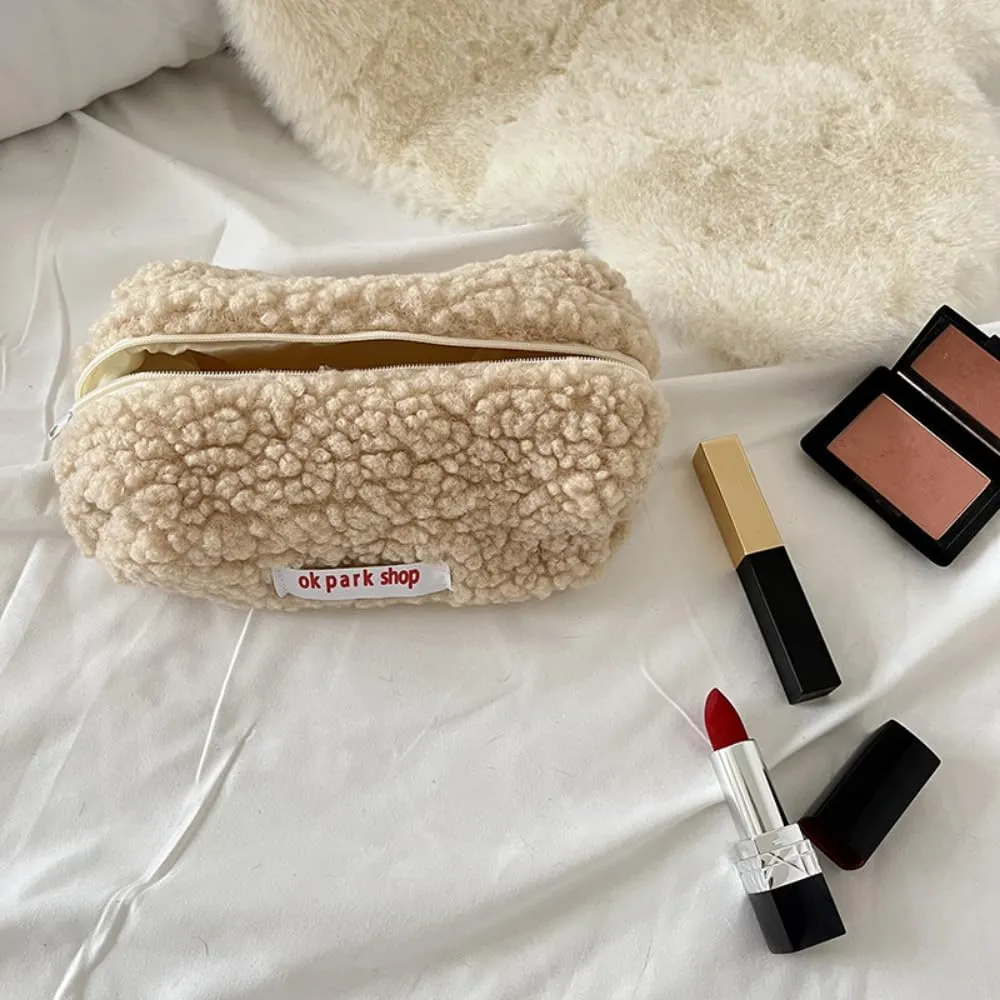Plush Makeup Bag Lamb Wool Storage Bag Fuzzy Cosmetic Bags Travel Cosmetics Portable Storage Bag (khaki)