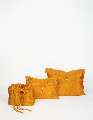 TRAVEL SET