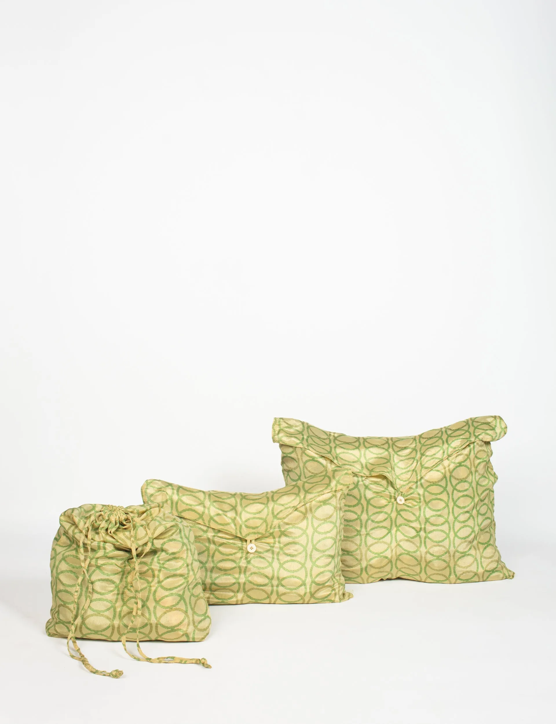 TRAVEL SET