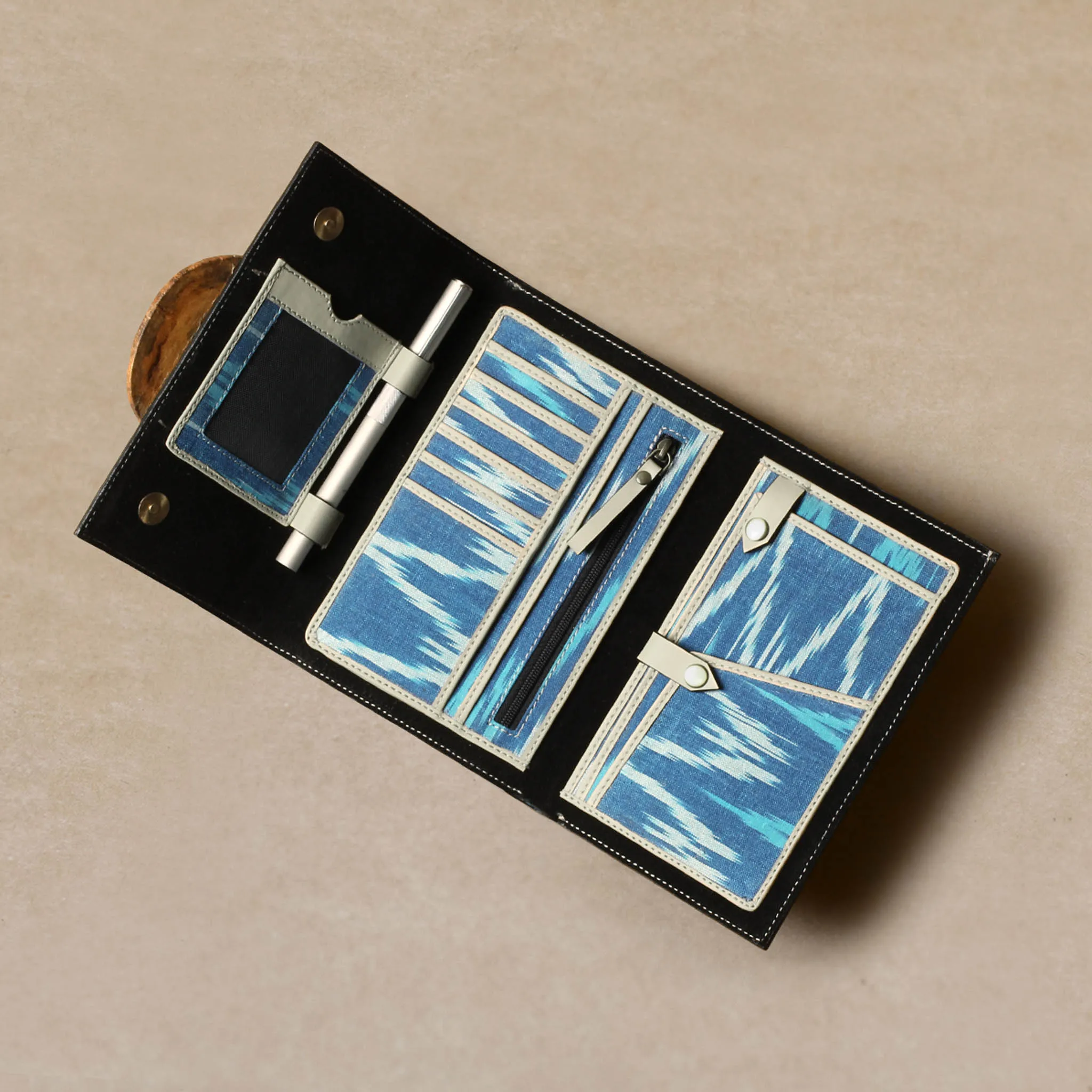 Travel Wallet - Ivory