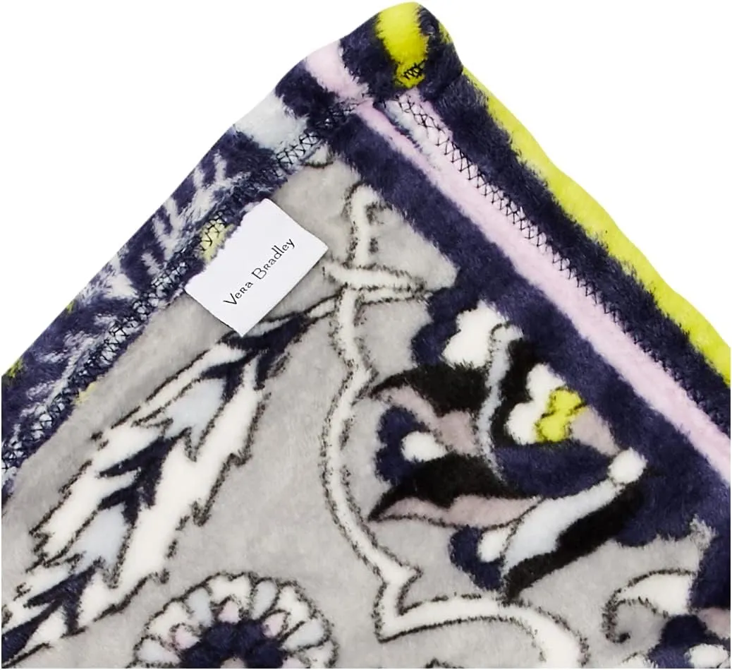 Vera Bradley Women's Oversized Fleece Plush Throw Blanket, Plaza Tile, Full/Queen