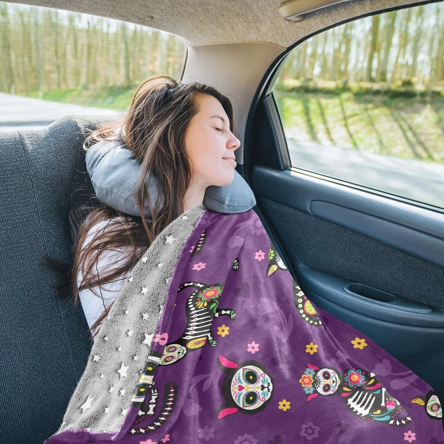 VKPSCHJ Luxury 2 in 1 Travel Blanket and Pillow Set Sugar Skull Black Cats Airplane Blanket Compact with Storage Bag,Soft Plane Blanket Essentials 65x55Inches Mexican Style