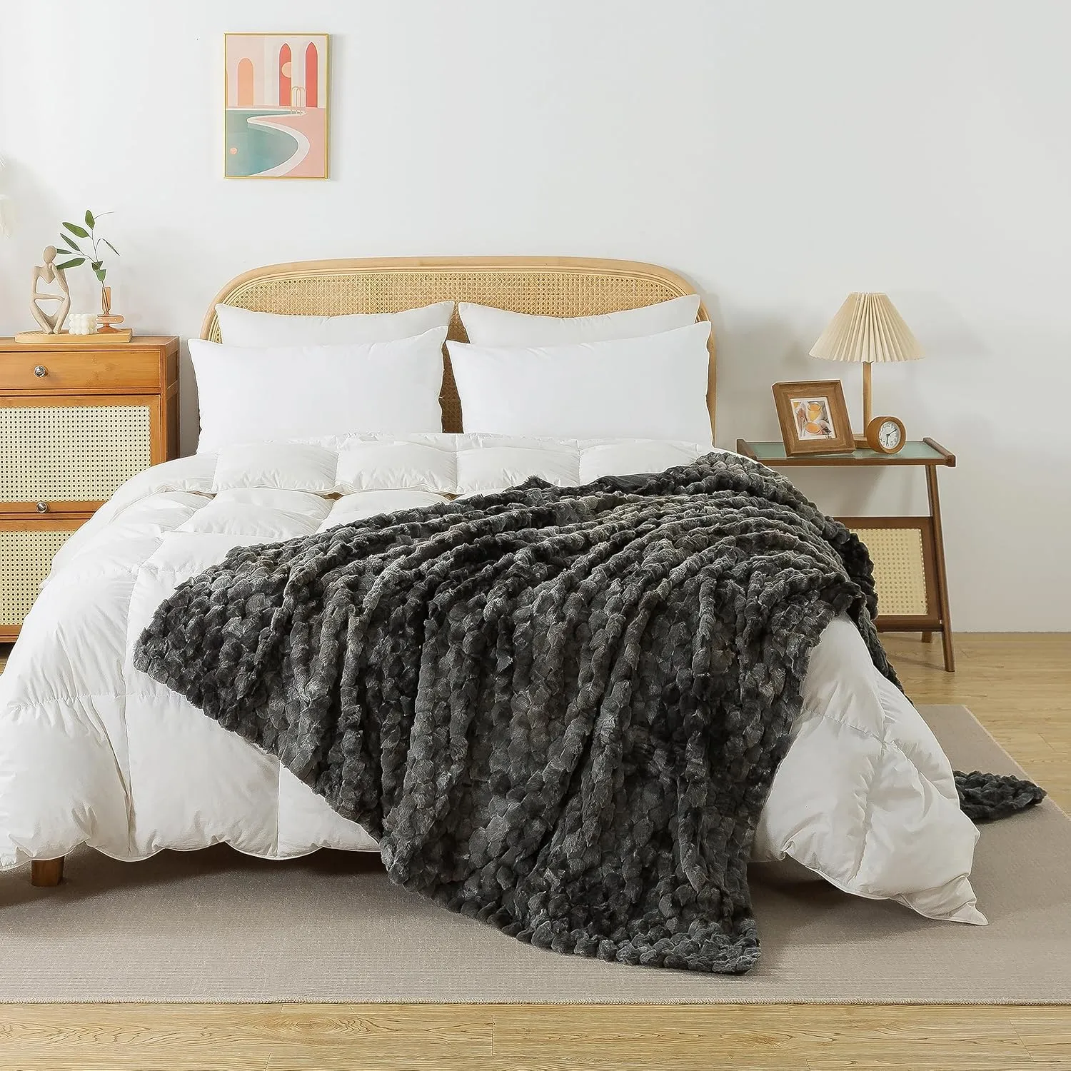 Wajade Faux Fur Throw Blanket for Couch, Soft Mermaid Scales Pattern Jacquard Fuzzy Plush Blanket for All Seasons Lightweight Cozy Decorative Fleece Blanket for Bed Sofa, 50 x 60 inches, Dark Grey