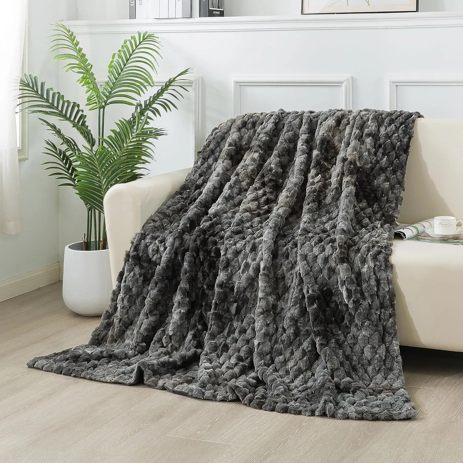 Wajade Faux Fur Throw Blanket for Couch, Soft Mermaid Scales Pattern Jacquard Fuzzy Plush Blanket for All Seasons Lightweight Cozy Decorative Fleece Blanket for Bed Sofa, 50 x 60 inches, Dark Grey