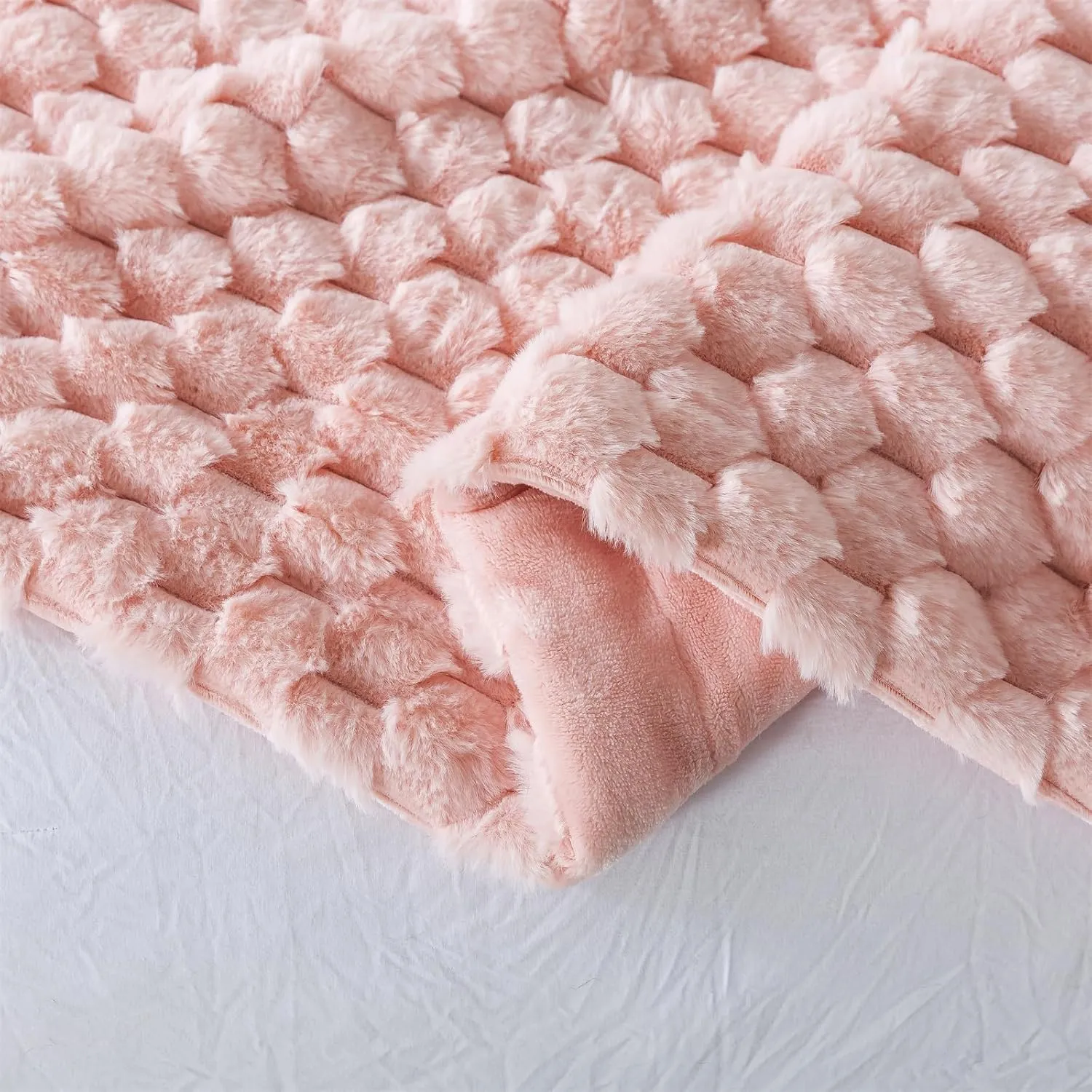 Wajade Plush Faux Rabbit Fur Throw Blanket, Soft Diamond Pattern Jacquard Double-Layered Fluffy Fleece Blanket for All Seasons Cozy Decorative Blanket for Couch Bed Sofa, 60 x 80 inches, Pink