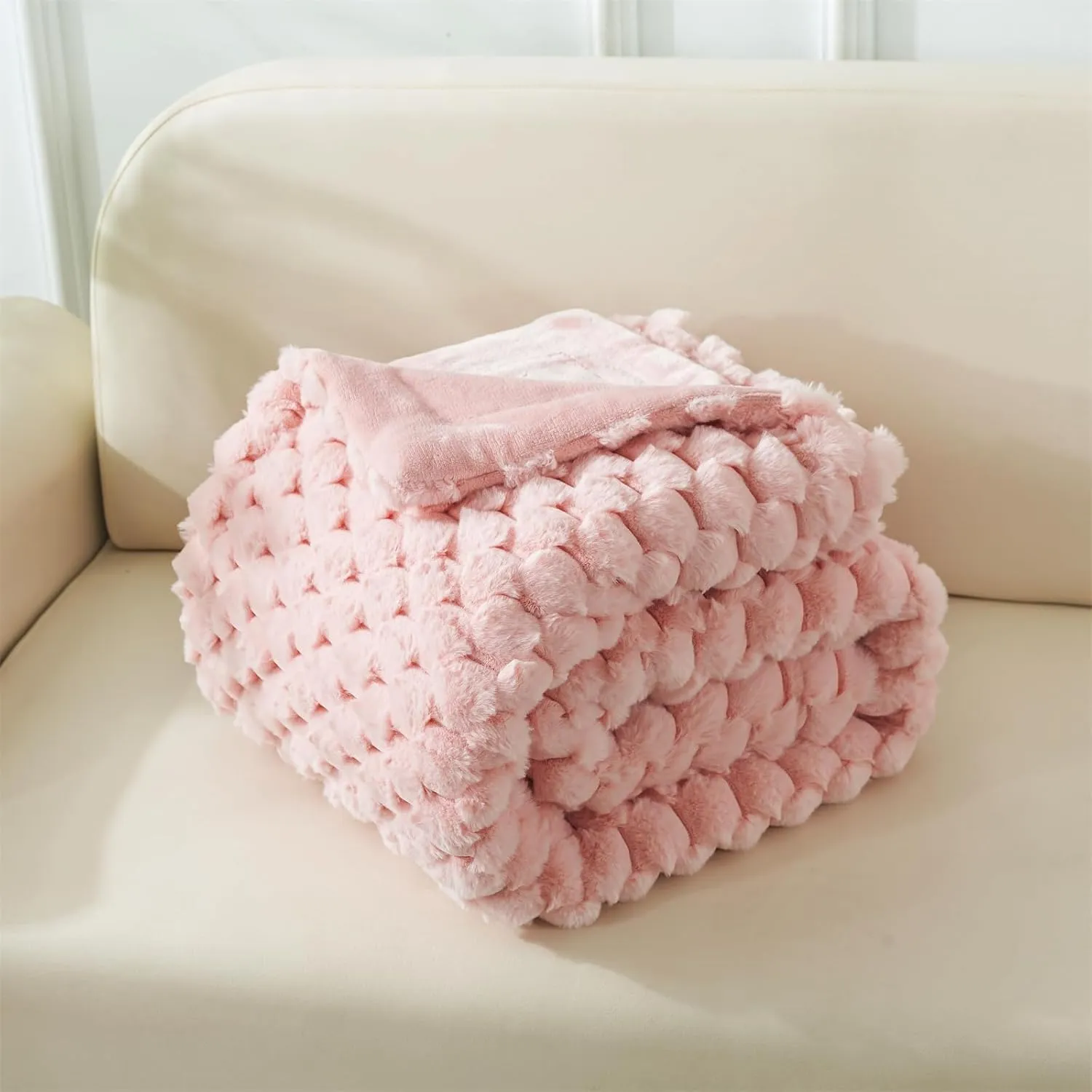 Wajade Plush Faux Rabbit Fur Throw Blanket, Soft Diamond Pattern Jacquard Double-Layered Fluffy Fleece Blanket for All Seasons Cozy Decorative Blanket for Couch Bed Sofa, 60 x 80 inches, Pink