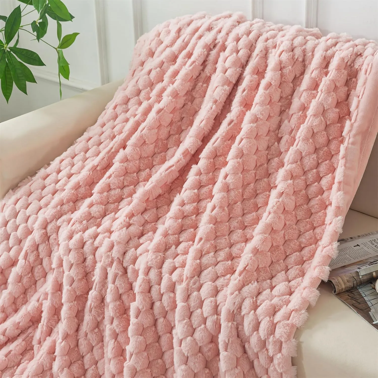 Wajade Plush Faux Rabbit Fur Throw Blanket, Soft Diamond Pattern Jacquard Double-Layered Fluffy Fleece Blanket for All Seasons Cozy Decorative Blanket for Couch Bed Sofa, 60 x 80 inches, Pink