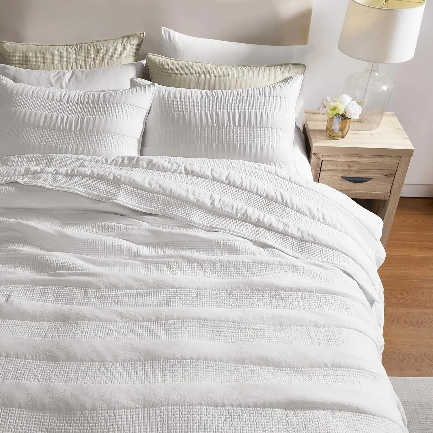 White Striped King Size Quilt Set, Lightweight Pick Stitch Bedspread with 2 Shams, Soft Cloud Chambray Farmhouse Country Textured Coverlet Rustic Thin Comforter Spring Summer, 3-Piece Bedding Set